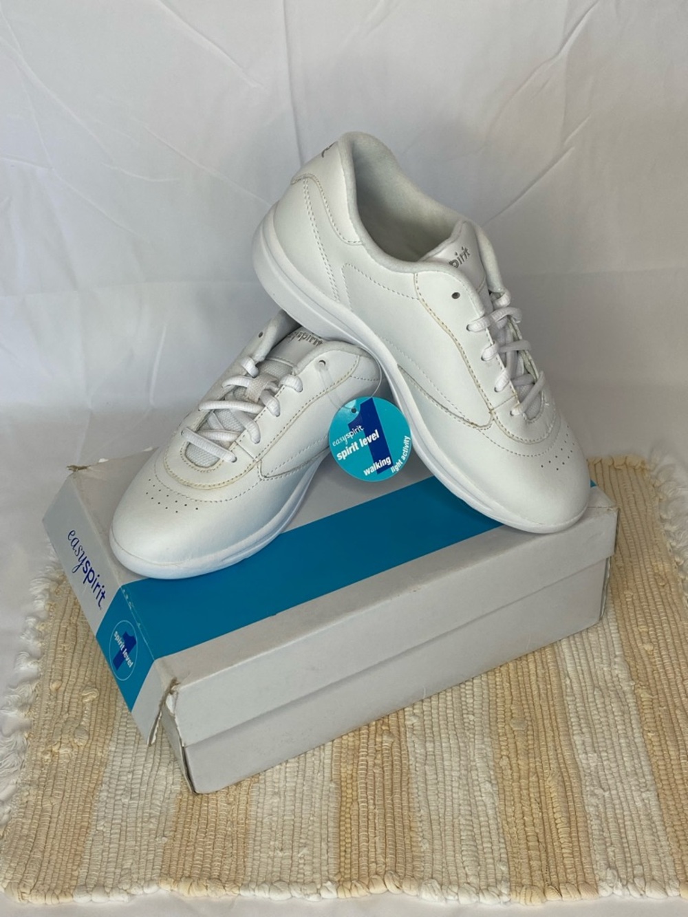 EASY SPIRIT WOMENS JPENERGETIC WHITE WALKING ACTIVE SNEAKER SHOE SZ 6.5W NEW BOX